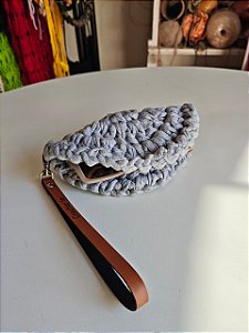 Case para Óculos em Crochê Cinza com alça de pulso