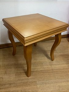 Mesa lateral de madeira quadrada - 50x50x53cm