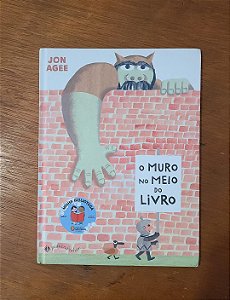 O Muro no meio do livro