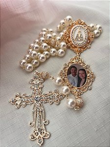 Terço de noiva personalizado de nossa Senhora Aparecida com Relicário/Dourado
