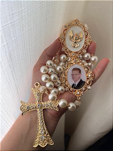 Terço de noiva personalizado divino espirito santo com relicário/Dourado