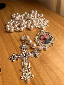 Terço de noiva personalizado de nossa senhora aparecida com Relicário