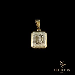 PINGENTE DE LETRA PEQUENO (D) - BANHADO A OURO 18K