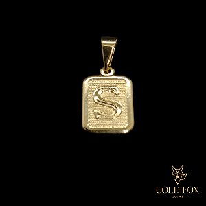 PINGENTE DE LETRA PEQUENO (S) - BANHADO A OURO 18K