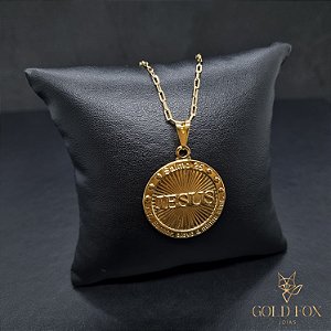 CONJUNTO CORRENTE CADEADO 2,5 MM COM FECHO ITALIANO (60 CM) + PINGENTE REDONDO JESUS BORDA SALMO 25 - BANHADO A OURO 18K