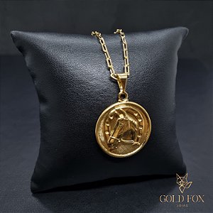 CONJUNTO CORRENTE CADEADO 3 MM FECHO ARGOLINHA (60 CM) + PINGENTE FERRADURA (M) - BANHADO A OURO 18K