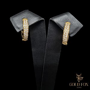 BRINCO ARGOLA CRAVEJADA 2 FILEIRAS CRISTAL G - BANHADO A OURO 18 K