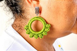 Brinco Arco com Babado