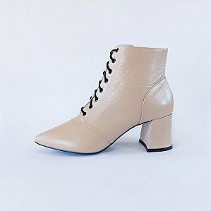 BOTA SALTO BAIXO BLOCO COURO NUDE ESCURO CONFORTAVEL