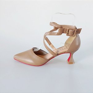 SCARPIN SALTO BAIXO TACA COURO NUDE ESCURO CONFORTAVEL