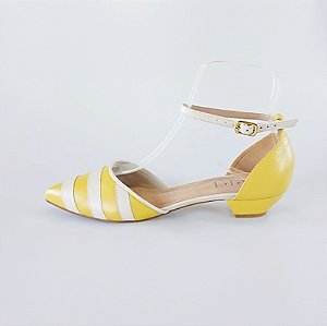 SCARPIN SALTO BAIXO FINO COURO AMARELO OFF WHITE CONFORTAVEL