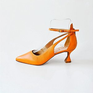 SCARPIN SALTO TAÇA COURO LARANJA CONFORTAVEL