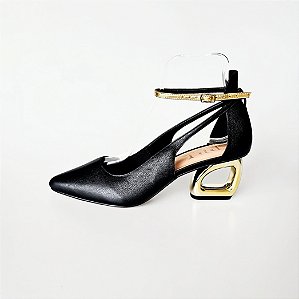 SCARPIN SALTO GEOMETRICO COURO PRETO DOURADO CONFORTAVEL