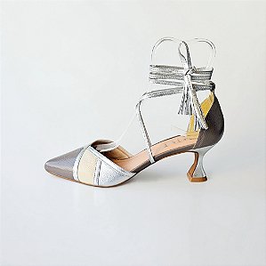 SCARPIN SALTO TACA COURO CINZA PRATA OFF WHITE CONFORTAVEL