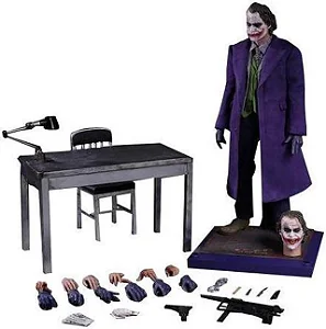 Boneco Joker  Hot Toys O Cavaleiro das Trevas - O Coringa (2.0)