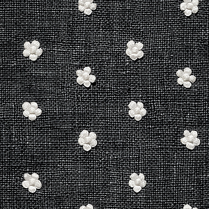 D2469 - Black Elegance Flor Botão