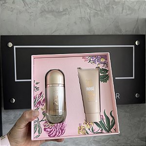Kit 212 VIP Rosé Carolina Herrera Feminino - Eau de Parfum 80ml + Loção Hidratante Corporal 100ml