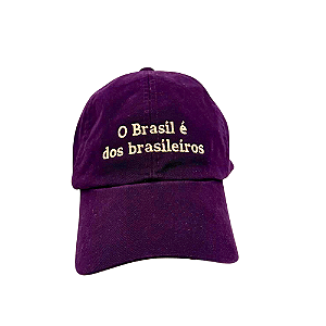 Boné Bordado Ajustável Identidade Carioca – "O Brasil é dos Brasileiros" (Roxo)