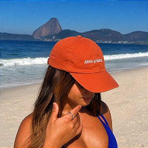 Boné Bordado Ajustável Identidade Carioca – Alma Praiana(Telha)