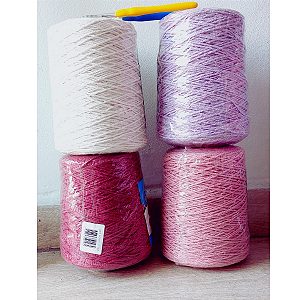 Kit com 4 Rolos de Barbante n6 e 2 Agulhas de Crochê