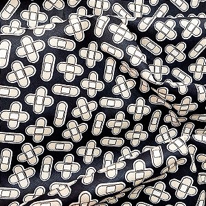 Tecido Tricoline para Patchwork com Estampa de Curativos em Fundo Preto
