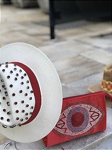Chapéu Bordado com Pedraria