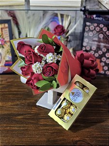Kit Paredes - Buquê com 6 Rosas Nacionais + Chocolate Ferrero Rocher