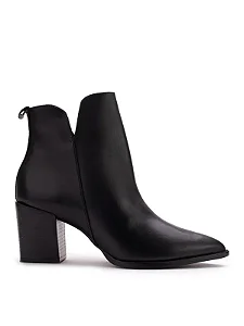 Bota Lola