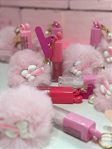 Lip Gloss labial com pompom de coelho