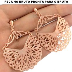 BRINCO NO BRUTO PRONTO PARA BANHO JA NO COBRE EM PENDURICADO VAZADOS BAIXA FUSÃO 12GR TAMANHO APROXIMADO:5CM REF.BRU742