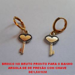 BRINCO NO BRUTO PRONTO PARA O BANHO ARGOLA DE DE PRESÃO COM CHAVE  DE1,5X1CM PESO 2GR - BRU1166