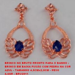BRINCO NO BRUTO PRONTO PARA O BANHO - BRINCO EM BAIXA FUSÃO COM PEDRA NA COR AZUL - TAMANHO 4,5CMx2,0CM - PESO  4,6GR - BRU2911