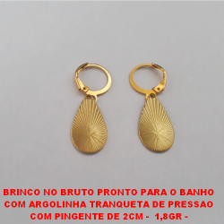 BRINCO NO BRUTO PRONTO PARA O BANHO  COM ARGOLINHA  DE PRESSAO  COM PINGENTE DE 2CM -  1,8GR -  BRU0693