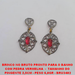 BRINCO NO BRUTO PRONTO PARA O BANHO  COM PEDRA COR ROSA  -  TAMANHO DO  PINGENTE 2,5CM - PESO 6,0GR - BRU3482