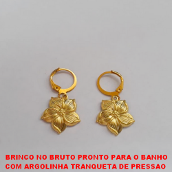 BRINCO NO BRUTO PRONTO PARA O BANHO  COM ARGOLINHA  DE PRESSAO   COM PINGENTE DE 2CM - 2,9GR - BRU3105
