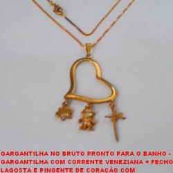 GARGANTILHA NO BRUTO PRONTO PARA O BANHO -  GARG. COM COR. VENEZIANA + FECHO LAG. E PING. DE  CORAÇÃO COM PEND. DE PATINHA DE CACHORRO., UM MENINO E A PAL. FÉ - TAM. 44,0CM -  PESO 4,5GR - BRU3307