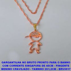 GARGANTILHA NO BRUTO PRONTO PARA O BANHO COM CORRENTE SINGAPURA DE 45CM - PINGENTE DE MENINO CRAVEJADO - TAMNHO 2X1,2CM - BRU5917