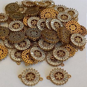 PINGENTE NO BRUTO PRONTO PARA BANHO (CX30) - CONECTOR TAMANHO 1,5CM(COM DUAS ARGOLINHA)COM PEDRA DE ZIRCONIA PESO TOTAL 1,9GR - PINGENTE PIZZA  - BRU0550