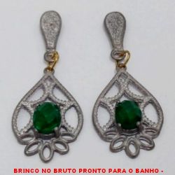 BRINCO NO BRUTO PRONTO PARA O BANHO -  BRINCO EM BAIXA FUSÃO VAZADO E COM CRISTAL  VERDE - TAMANHO:4,6CM - PESO:4,2GR - BRU4118