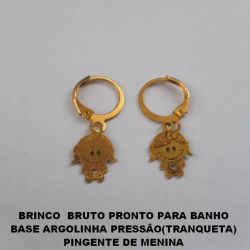 BRINCO  BRUTO PRONTO PARA BANHO BASE ARGOLINHA PRESSÃO(TRANQUETA) PINGENTE DE MENINA PESO TOTAL 1,2GR - BRU3517