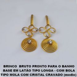 BRINCO  BRUTO PRONTO PARA O BANHO BASE EM LATÃO TIPO LONGA - COM BOLA TIPO MOLA COM CRISTAL CRAVADO (medio)  PESO TOTAL 8,4GR BRU1635