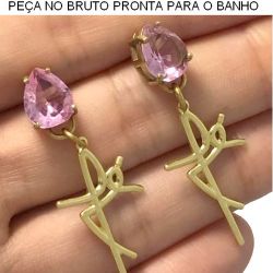 BRINCO NO BRUTO PRONTO PARA O BANHO COM A PALAVRA FÉ EM ZIRCÔNIA ROSA BAIXA FUSÃO 4GR TAMANHO APROXIMADO:8X10MM  REF:BRU2072
