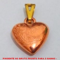 PINGENTE NO BRUTO PRONTO PARA O BANHO -  PINGENTE DE CORAÇÃO DE ABS COM A PALAVRA  ''LOVE'' E COM UMA FLOR - TAMANHO:2,9CM -  PESO:1,5GR - BRU1043