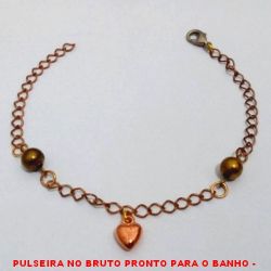 PULSEIRA NO BRUTO PRONTO PARA O BANHO -  PULSEIRA FEMININA COM MIÇANGAS DE LATÃO  DE 6MM E PENDURICALHO DE CORAÇÃO EM ABS -  TAMANHO:21,0CM - PESO:2,6GR - BRU0944