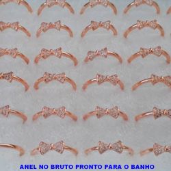 ANEL NO BRUTO PRONTO PARA O BANHO GRAVATINHA CRAVEJADO EM MICRO ZIRCONIAS CRISTAL - PESO MEDIO 1.8GR - AN00070