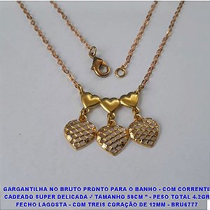 GARGANTILHA NO BRUTO PRONTO PARA O BANHO - COM CRRENTE CADEADO SUPER DELICADA -' TAMANHO 50CM " - PESO TOTAL 4.2GR FECHO LAGOSTA - COM TREIS CORAÇÃO DE 12MM - BRU6777