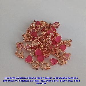 PINGENTE NO BRUTO PRONTO PARA O BANHO (CX09)- CRAVEJADO EM MICRO ZIRCONIA E UM CORAÇÃO DE 10MM - TAMANHO 2,5CM - PESO TOTAL 1.8GR BRU7303