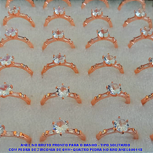 ANEL NO BRUTO PRONTO PARA O BANHO - TIPO SOLITARIO COM PEDRA DE ZIRCONIA DE 6MM+QUATRO PEDRA NO ARO ANEL000118