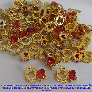 PINGENTE  NO BRUTO PRONTO PARA O BANHO (CX14) -  MENINA COM ZIRCONIA DE CORAÇÃO TAMANHO 18X14MM - PESO TOTAL 2GR - COMPOSIÇÃO 70% LATÃO 30% DE ZIRCONIA BRU0624