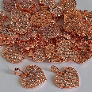 PINGENTE NO BRUTO PRONTO PARA O BANHO (CX31)- CORAÇÃO TODO CRAVEJADO EM MICRO ZIRCONIAS CRISTAL (MAD) - TAMANHO 20MM(2CM) PESO TOTAL 2.1GR - BRU00084